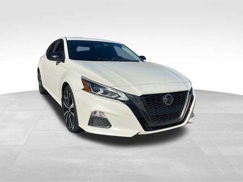 Used 2019 Nissan Altima 2.5 SR w/ SR Premium Package image 7