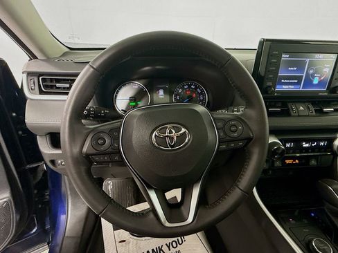 Certified 2022 Toyota RAV4 XLE Premium image 9