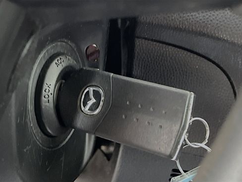 Used 2011 MAZDA MAZDA3 i Touring image 23