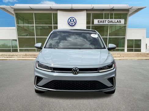 Used 2026 Volkswagen Jetta SE FWD image 6