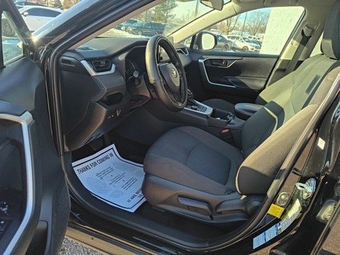 Used 2022 Toyota RAV4 LE image 11