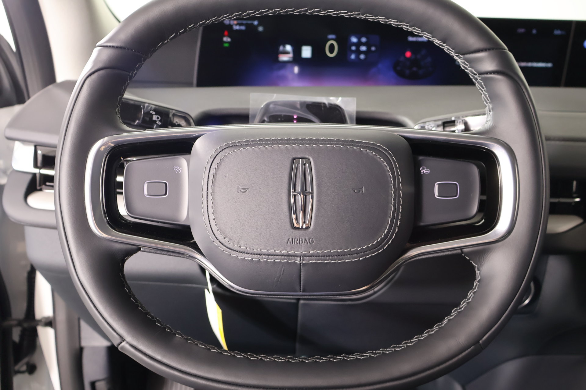 New 2026 Lincoln Navigator Premiere AWD/4WD image 3