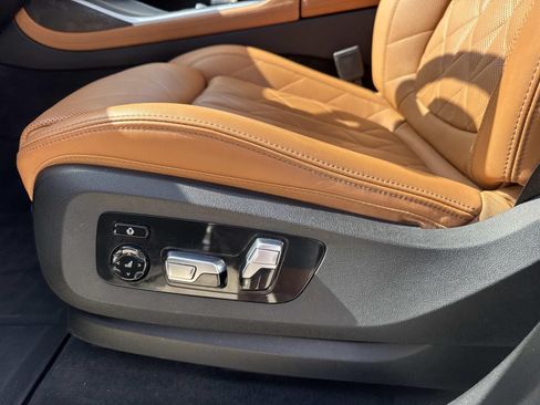 Used 2023 BMW X7 xDrive40i w/ Premium Package AWD/4WD image 18
