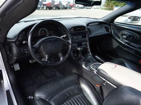 Used 2003 Chevrolet Corvette Coupe w/ Preferred Equipment Group image 24