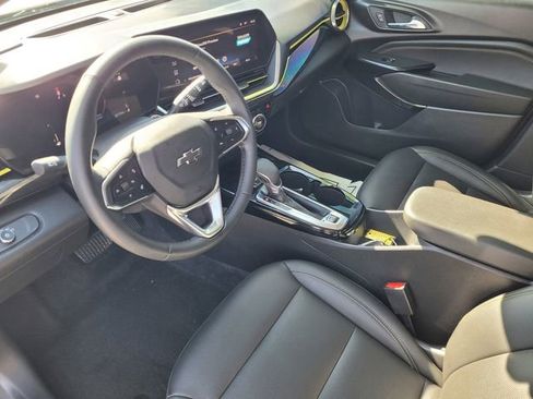 Used 2024 Chevrolet Trax ACTIV w/ Sunroof Package image 9