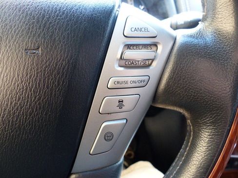 Used 2017 INFINITI QX80 Base AWD 4dr SUV w/ Deluxe Technology Package image 65