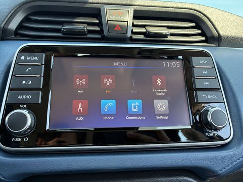 Used 2025 Nissan Versa SV image 20