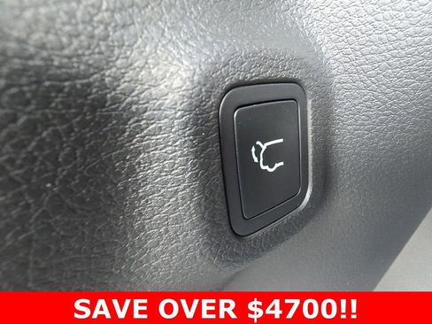 New 2025 Jeep Compass Latitude w/ Sun & Sound Group image 14