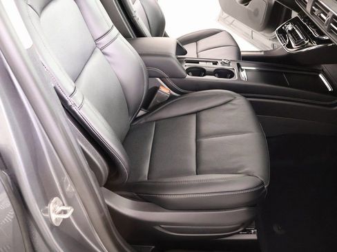 New 2026 Lincoln Corsair Reserve w/ Jet Appearance Package FWD image 14