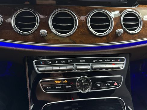 Used 2017 Mercedes-Benz E 300 image 28