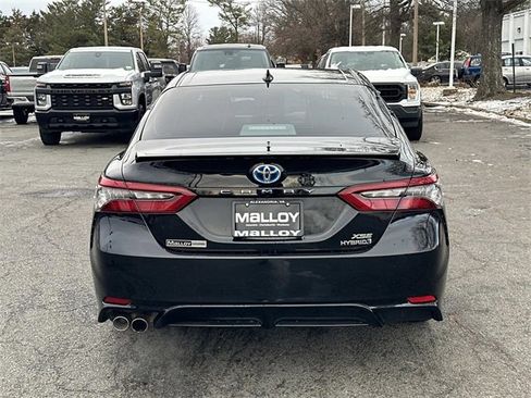 Used 2022 Toyota Camry XSE image 4