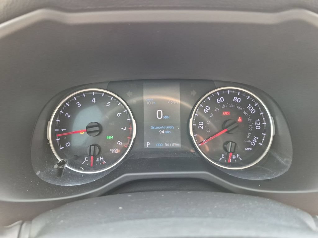 Used 2021 Toyota RAV4 XLE Premium FWD image 20