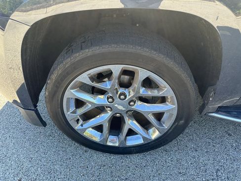 Used 2019 Chevrolet Suburban Premier w/ Max Trailering Package AWD/4WD image 9