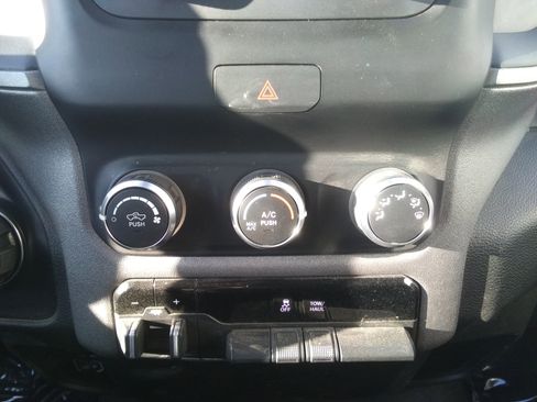 Used 2019 RAM 1500 Tradesman image 18