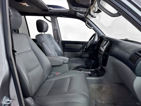 Used 2007 Toyota Land Cruiser image 31