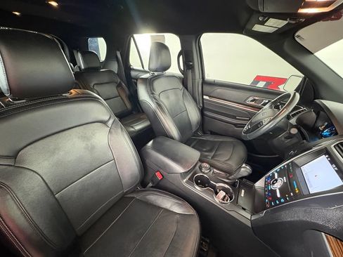 Used 2019 Ford Explorer Limited w/ Class III Trailer Tow Package AWD/4WD image 33