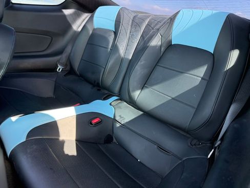 Used 2017 Ford Mustang Coupe image 4