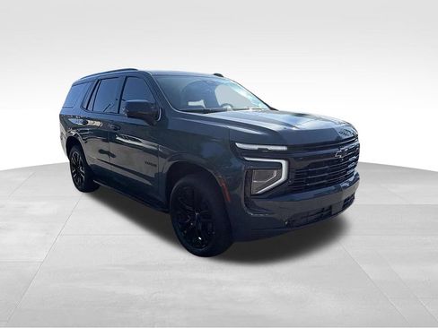 Used 2025 Chevrolet Tahoe RST w/ Comfort Package AWD/4WD image 3