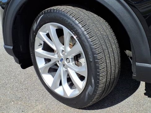 Used 2023 Ford Explorer Platinum w/ Technology Package AWD/4WD image 8