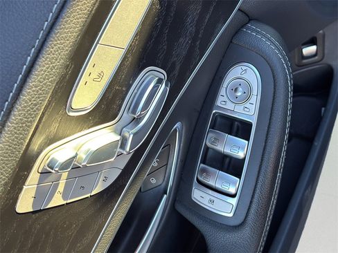 Used 2017 Mercedes-Benz C 300 Sedan image 18