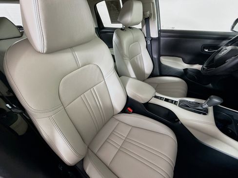 Certified 2025 Honda HR-V EX-L image 35