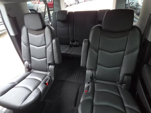 Used 2018 Cadillac Escalade ESV Premium Luxury AWD/4WD image 30