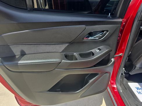 Used 2023 Chevrolet Traverse High Country w/ LPO, Floor Liner Package AWD/4WD image 23