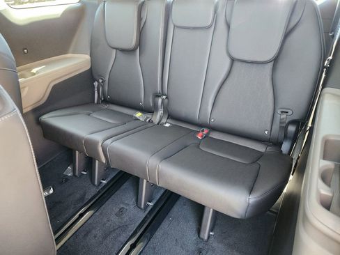 New 2026 Kia Carnival image 9