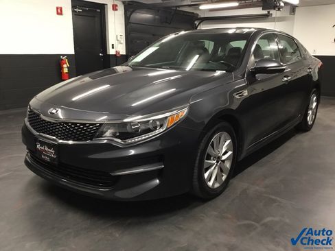 Used 2018 Kia Optima EX w/ Premium Package image 5