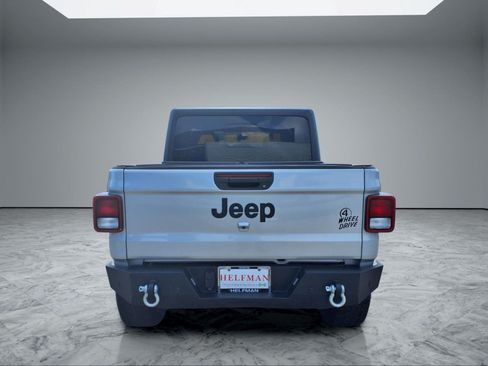 Used 2022 Jeep Gladiator Sport AWD/4WD image 6