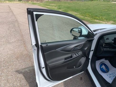 Used 2025 Buick Envista Preferred image 10