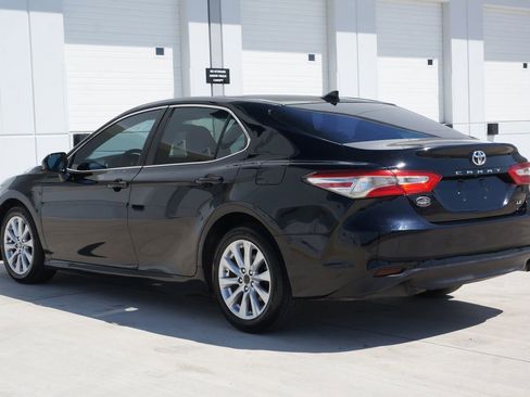 Used 2019 Toyota Camry LE image 9