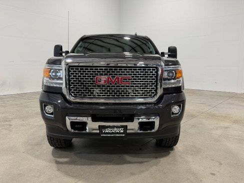 Used 2015 GMC Sierra 2500 Denali w/ Duramax Plus Package AWD/4WD image 3