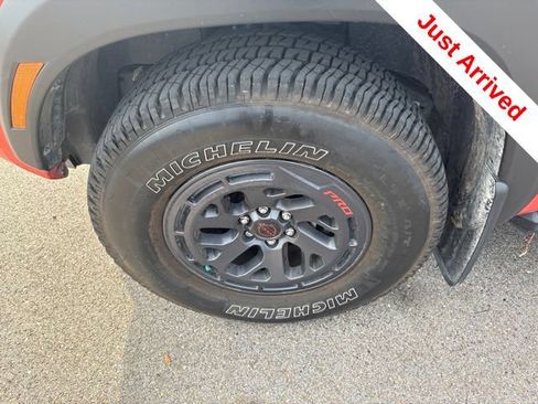 Used 2025 Nissan Frontier PRO-4X AWD/4WD image 19