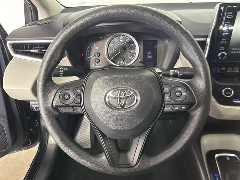 Used 2020 Toyota Corolla LE w/ LE Convenience Package FWD image 29