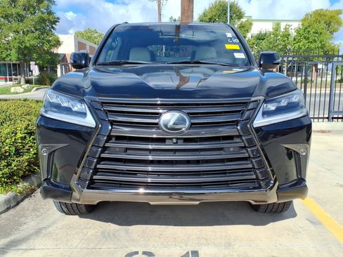 Used 2019 Lexus LX 570 4WD w/ Inspiration Series image 2