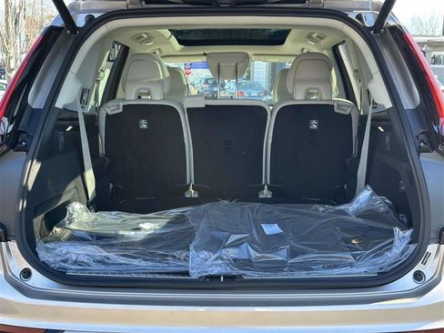 New 2026 Volvo XC90 B6 Ultra w/ Protection Package image 13