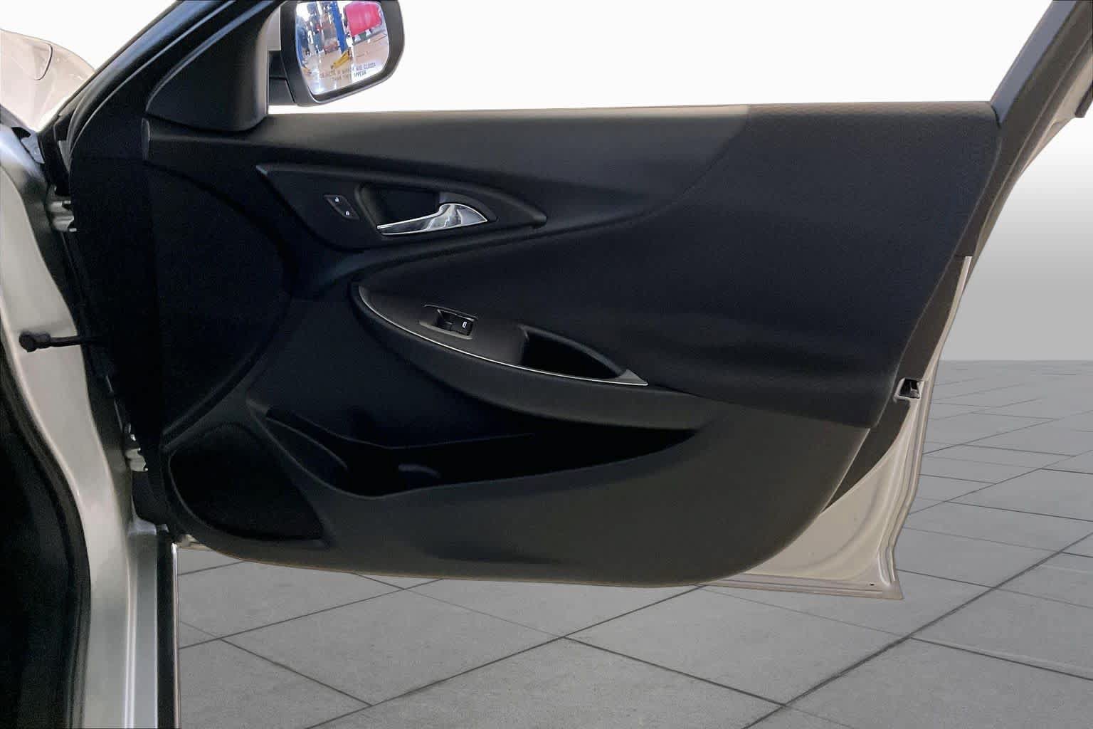 Used 2022 Chevrolet Malibu LT FWD image 20