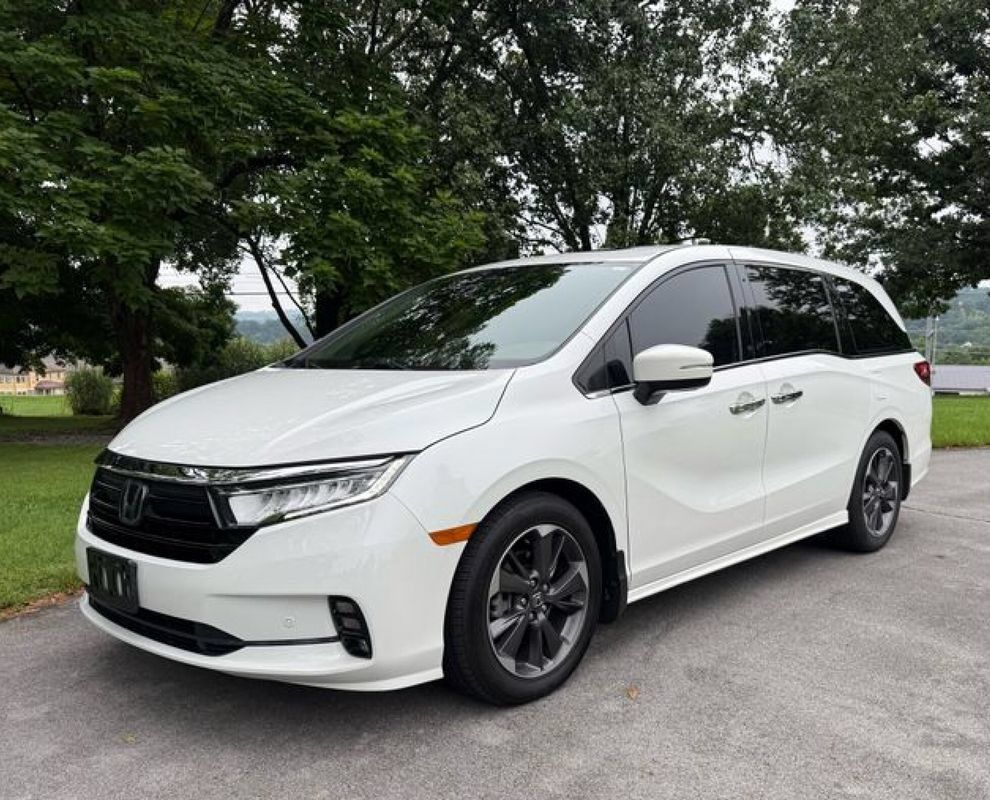Used 2023 Honda Odyssey Elite image 5