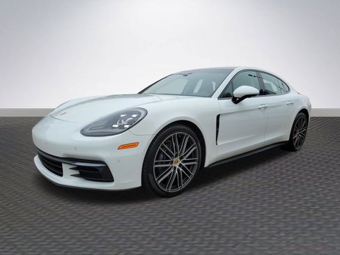 Used 2018 Porsche Panamera image 3