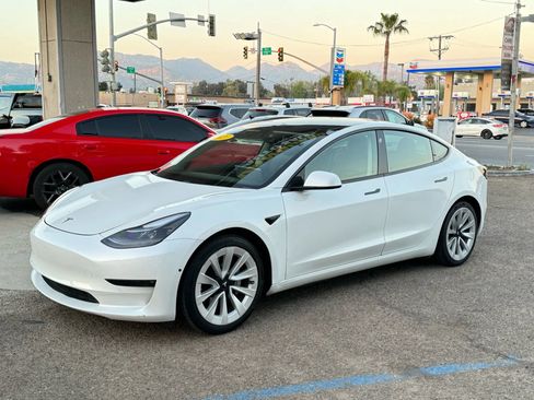 Used 2021 Tesla Model 3 Standard Range Plus image 7