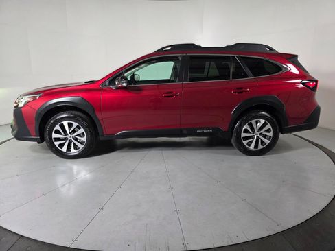 Certified 2025 Subaru Outback Premium w/ Popular Package #1A AWD/4WD image 2
