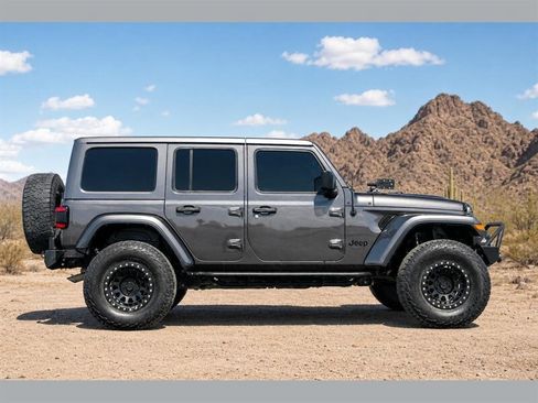 Used 2020 Jeep Wrangler Unlimited Sahara AWD/4WD image 5