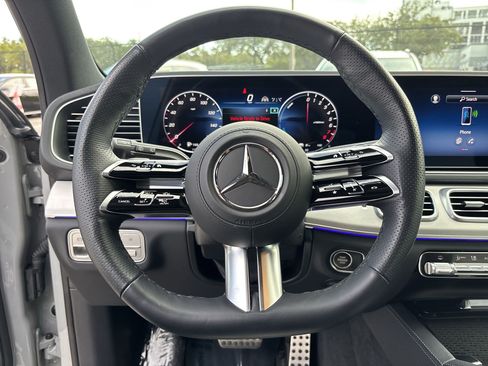 Used 2026 Mercedes-Benz GLE 450e 4MATIC image 11