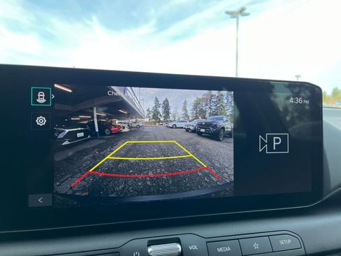 Used 2025 Kia K4 LXS image 24