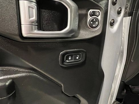 Used 2022 Jeep Wrangler Unlimited Rubicon w/ LED Lighting Group image 27