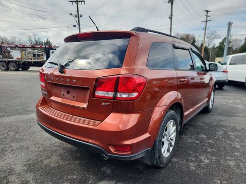 Used 2014 Dodge Journey SXT w/ Flexible Seating Group image 5