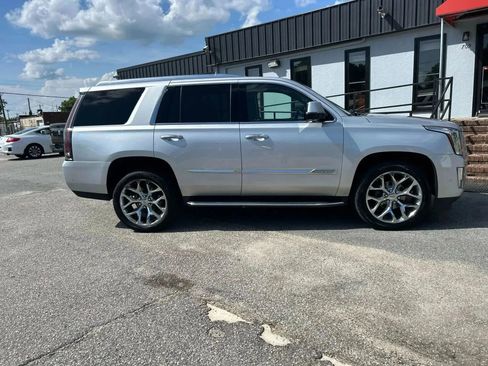 Used 2018 Cadillac Escalade Luxury image 6