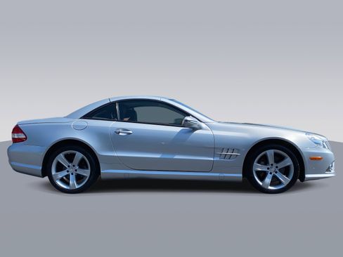 Used 2009 Mercedes-Benz SL 550 image 3