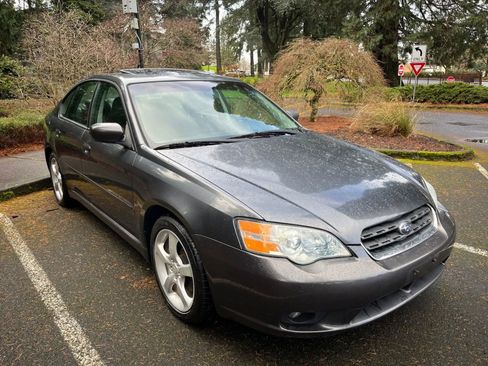 Used 2007 Subaru Legacy 2.5i Limited image 3